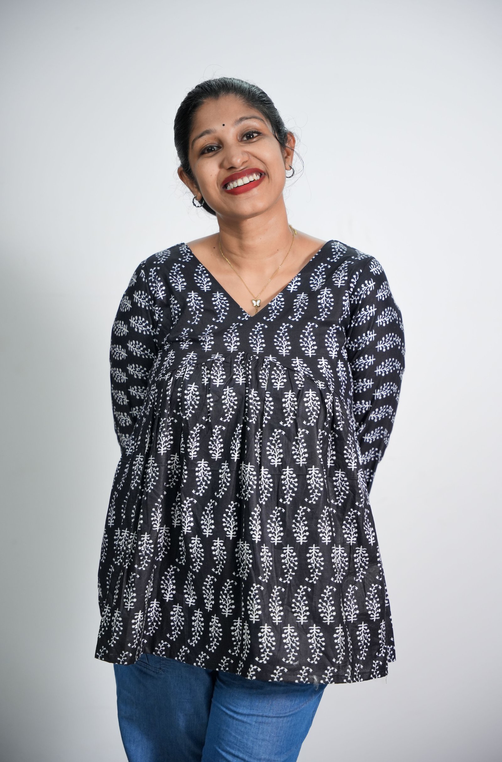 Womens Black Cotton Printed V-Neck Short Kurti